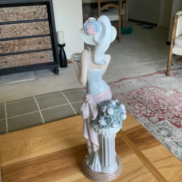 Lladro 5479 Tea Time - Picture 4 of 10